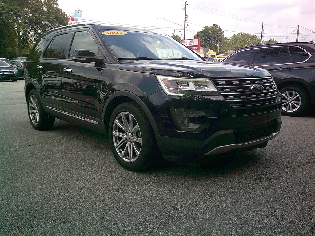 2017 Ford Explorer Limited's photo