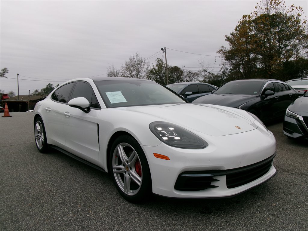 2018 Porsche Panamera 4's photo