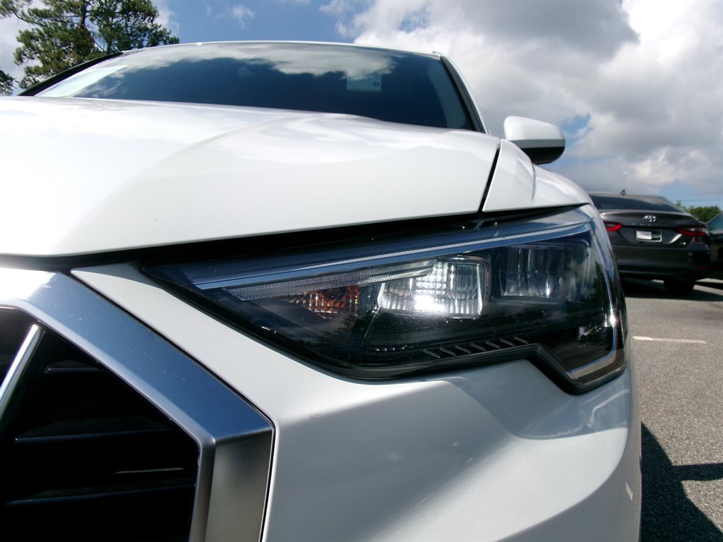 Audi Q3 photo 17