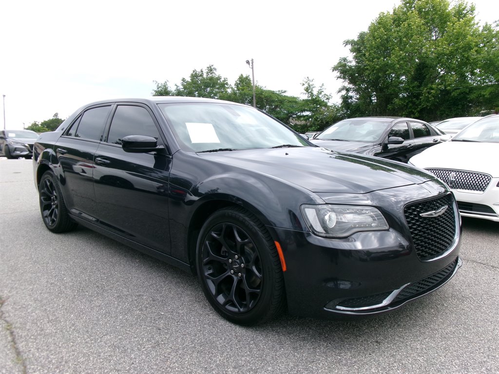 2019 Chrysler 300 Touring