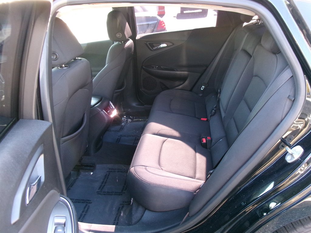 Chevrolet Malibu photo 9