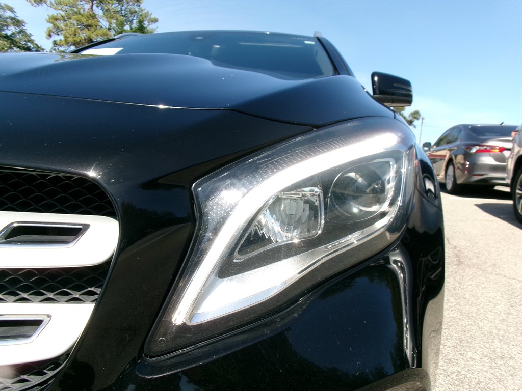 Mercedes-Benz GLA photo 15