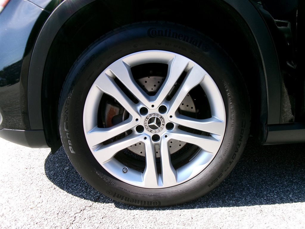 Mercedes-Benz GLA photo 14