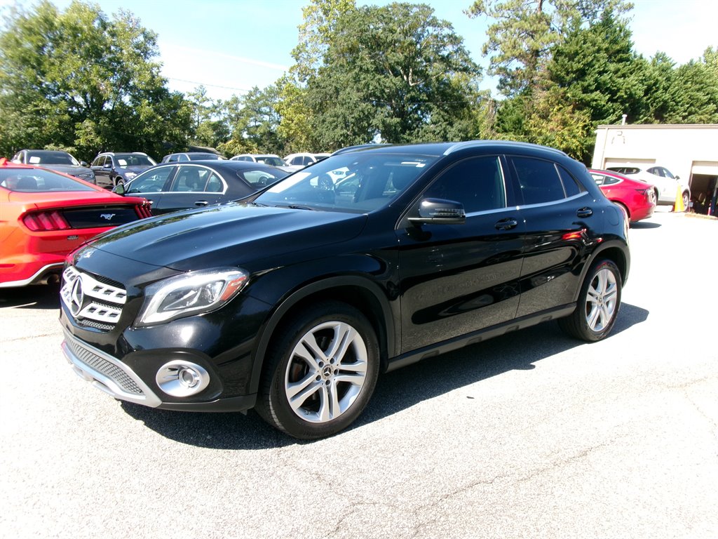 Mercedes-Benz GLA photo 3
