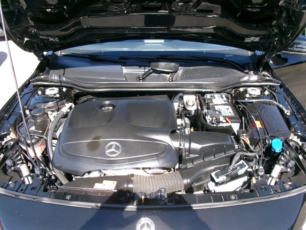 Mercedes-Benz GLA photo 16