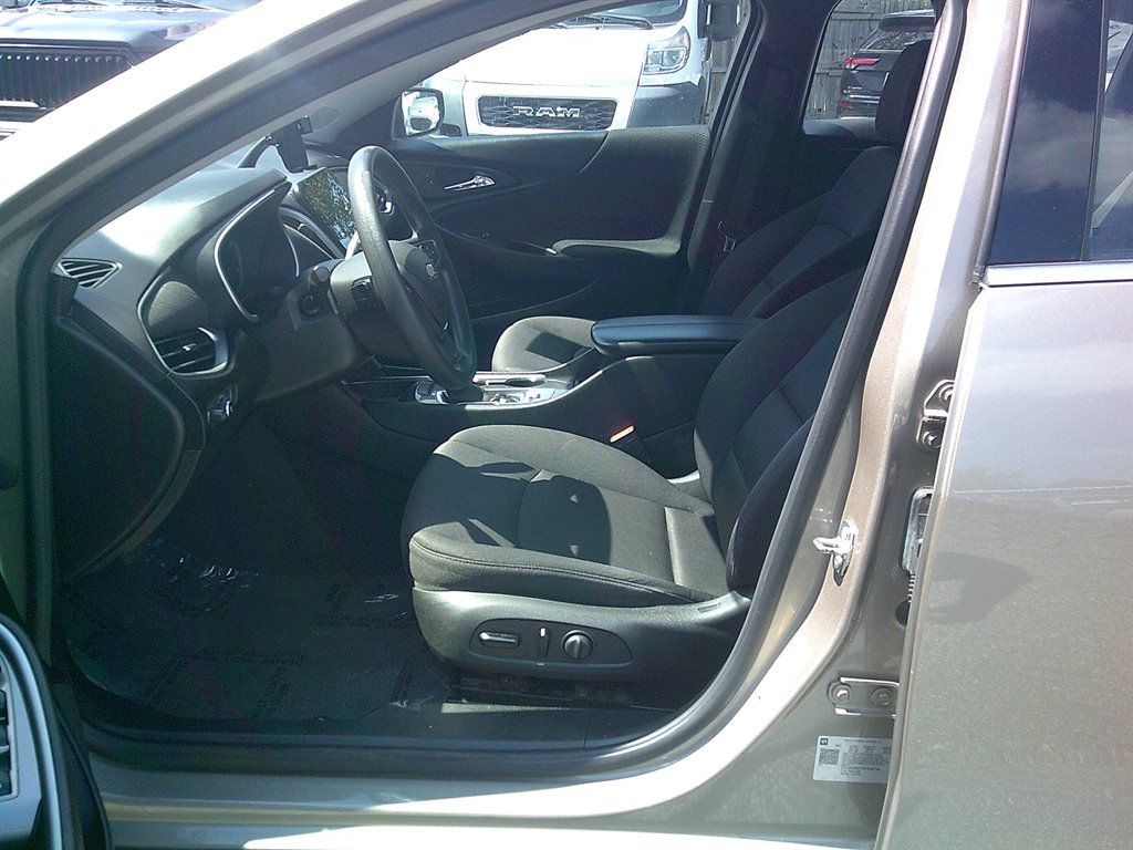 Chevrolet Malibu photo 7