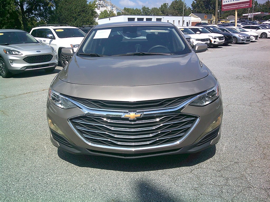 Chevrolet Malibu photo 2