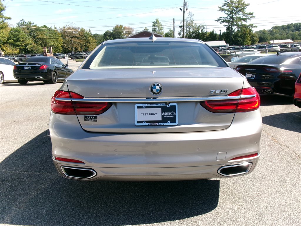 BMW 7 Series photo 5