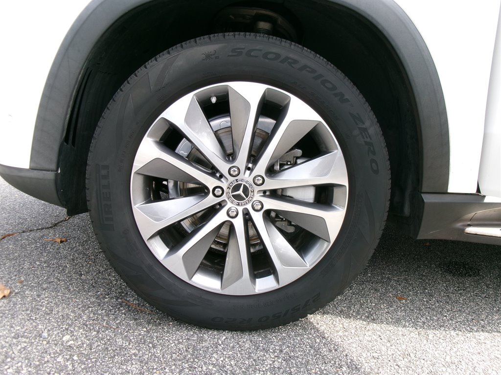 Mercedes-Benz GLE photo 17
