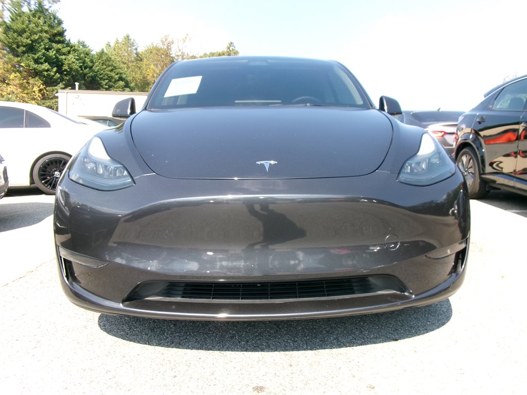 Tesla Model Y photo 2