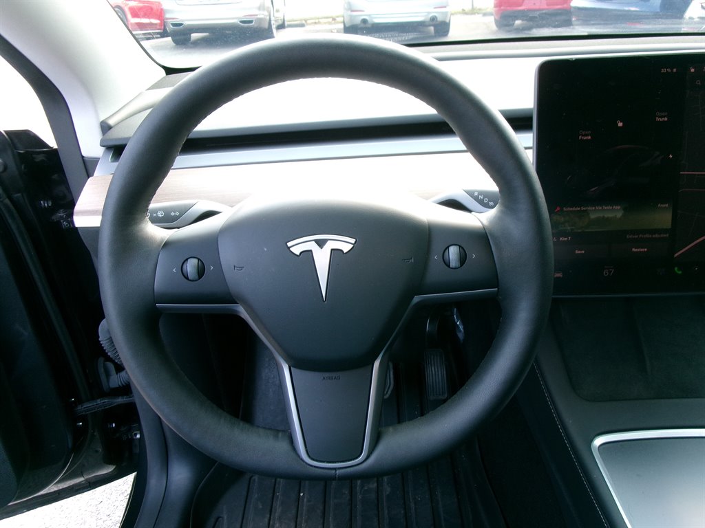 Tesla Model Y photo 13
