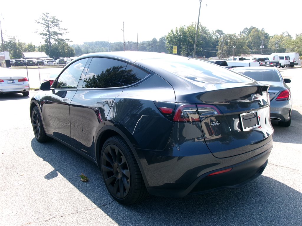 Tesla Model Y photo 4