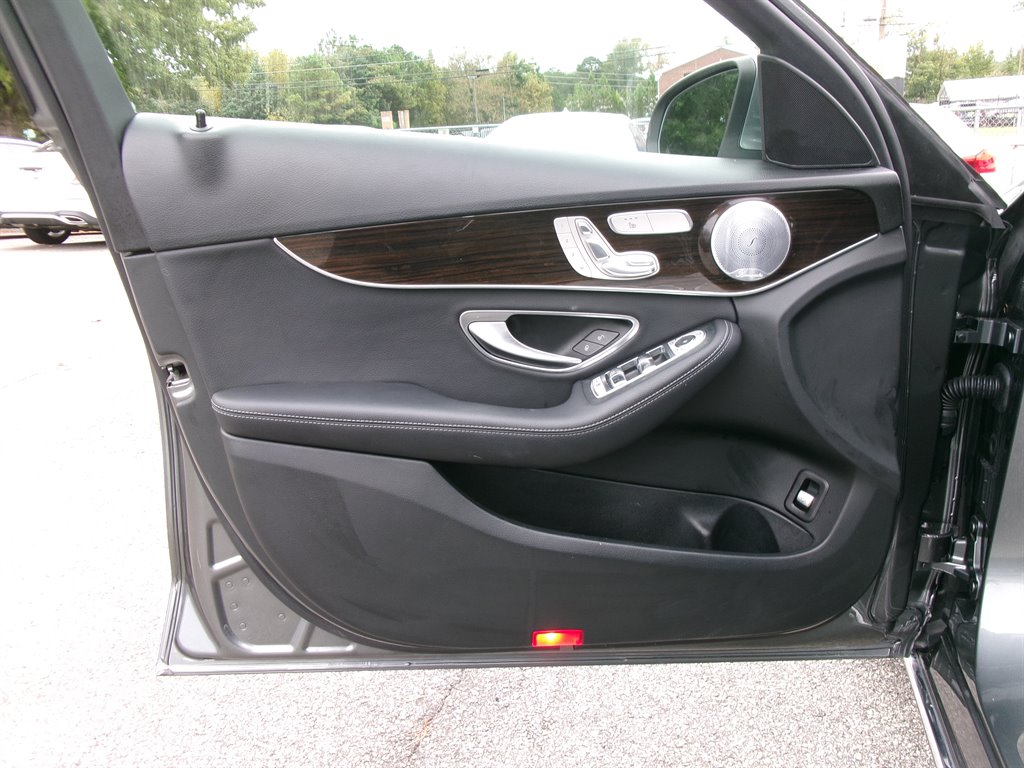 Mercedes-Benz C-Class photo 7