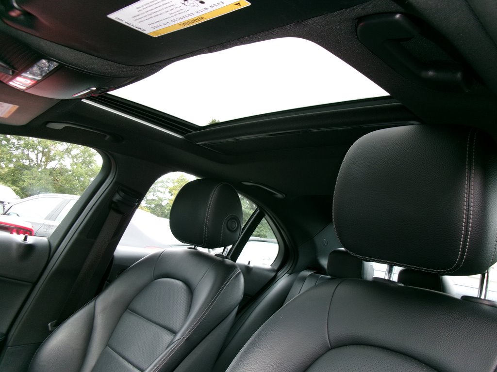 Mercedes-Benz C-Class photo 14