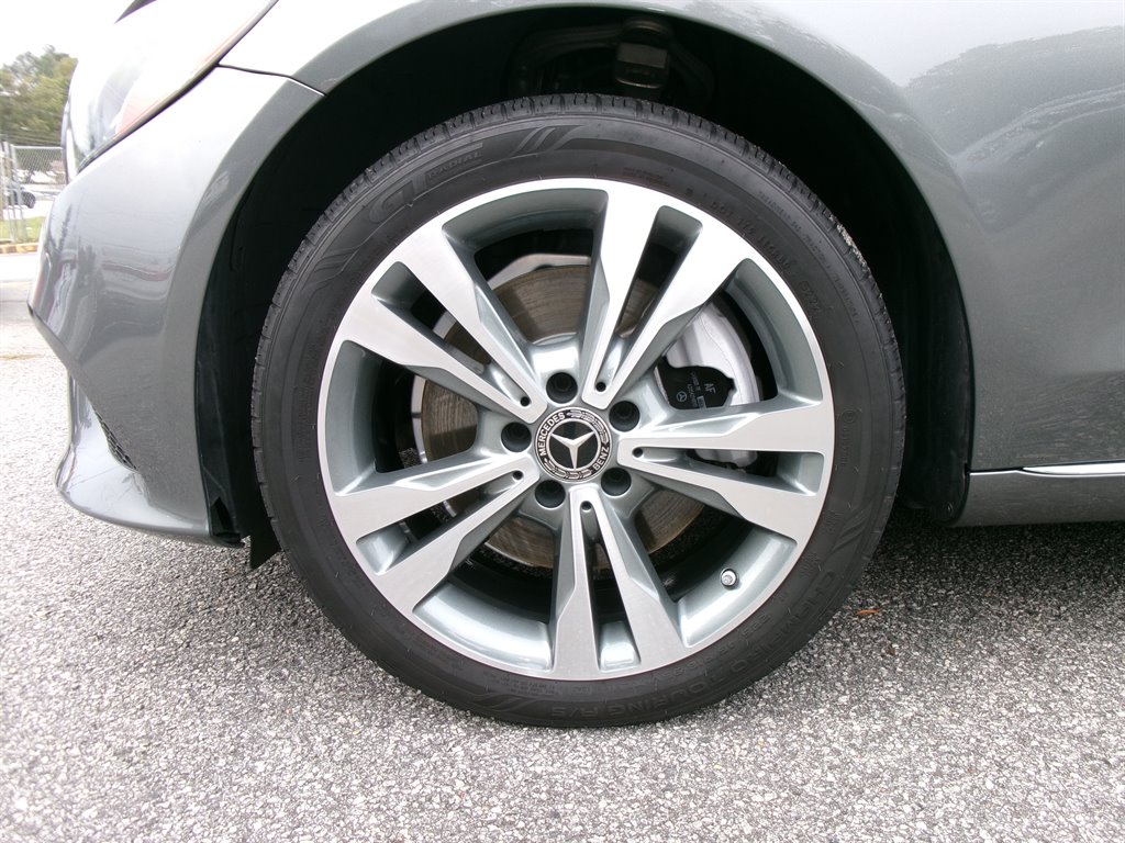 Mercedes-Benz C-Class photo 15