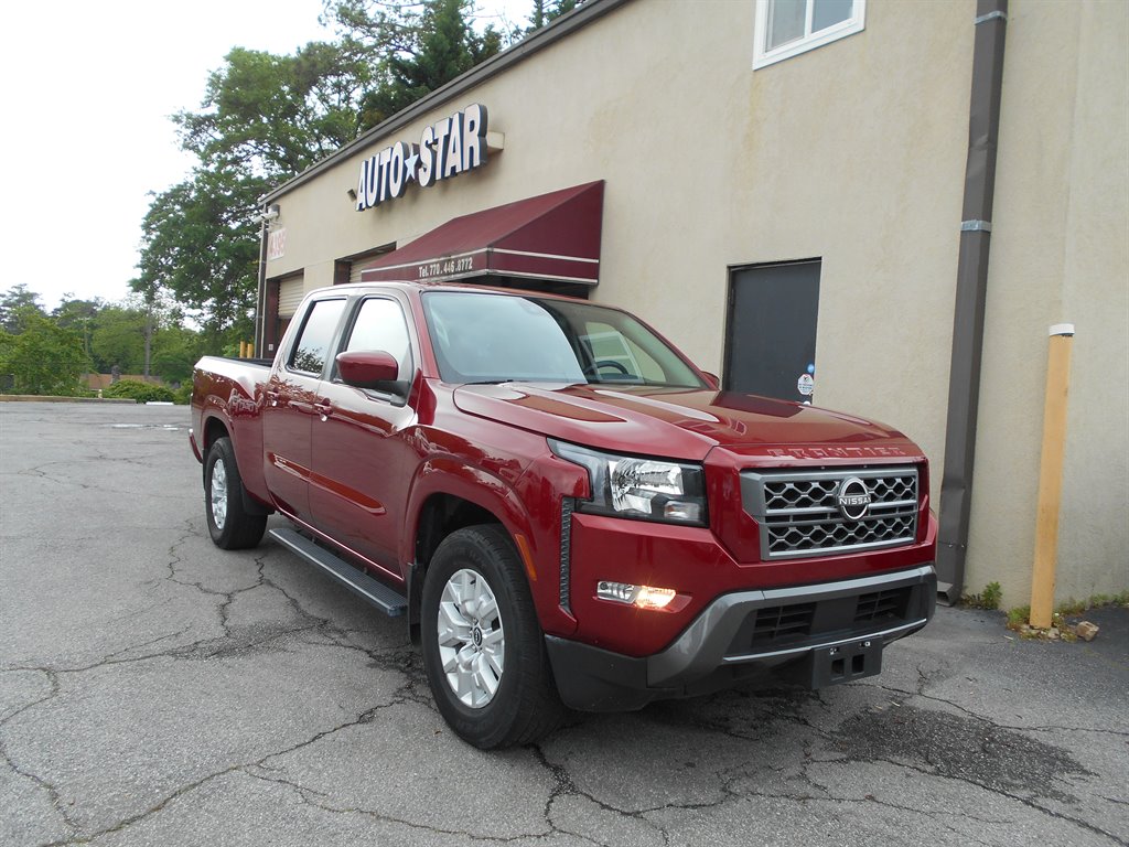 2022 Nissan Frontier SV's photo