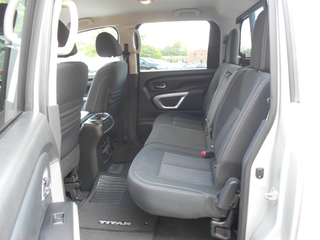 2018 Nissan Titan SV - Photo 8