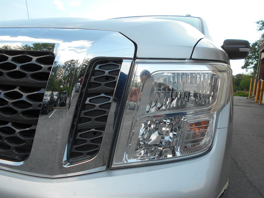 2018 Nissan Titan SV - Photo 17