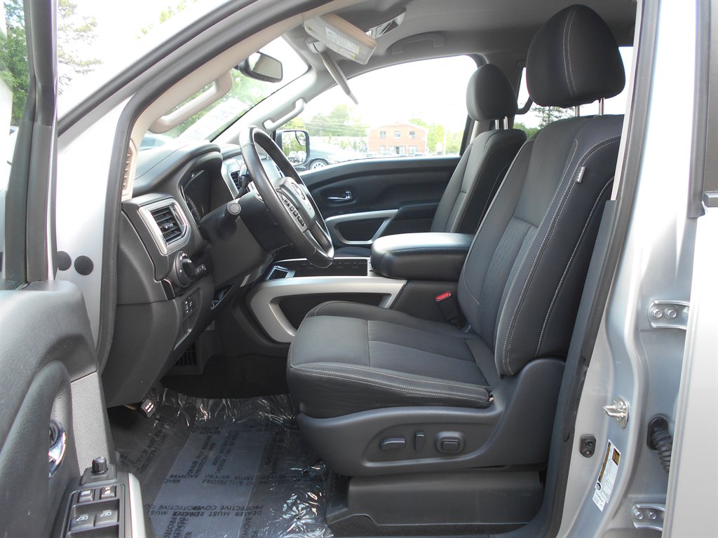 2018 Nissan Titan SV - Photo 7