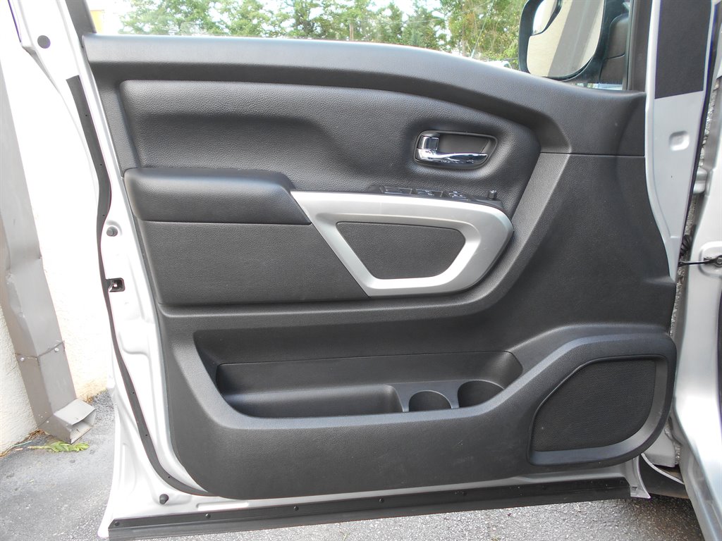 2018 Nissan Titan SV - Photo 14