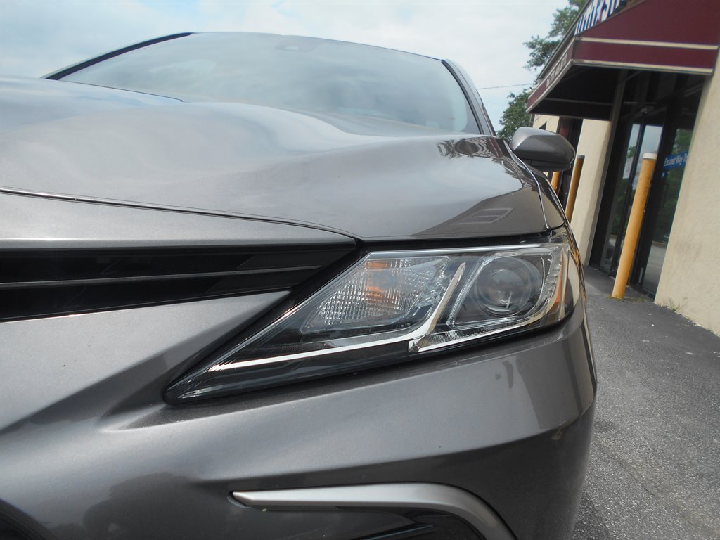 2021 Toyota Camry LE - Photo 15