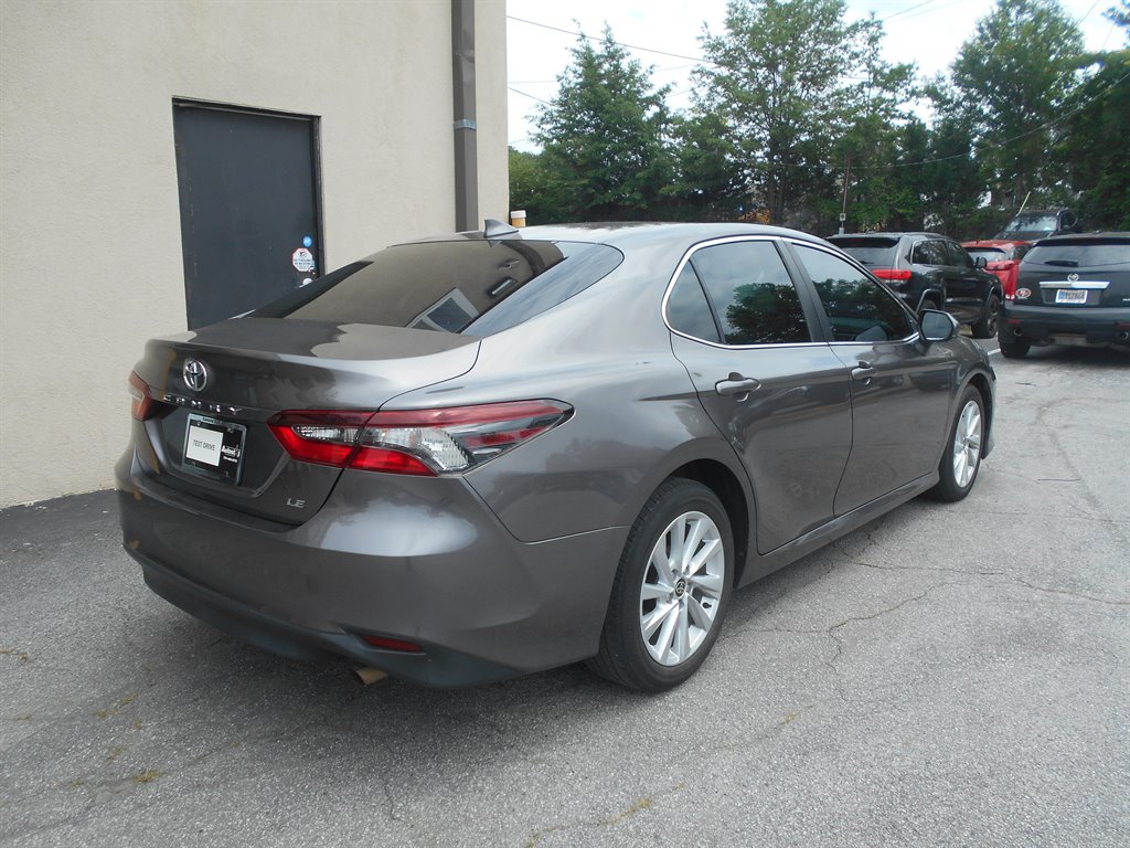 2021 Toyota Camry LE - Photo 6