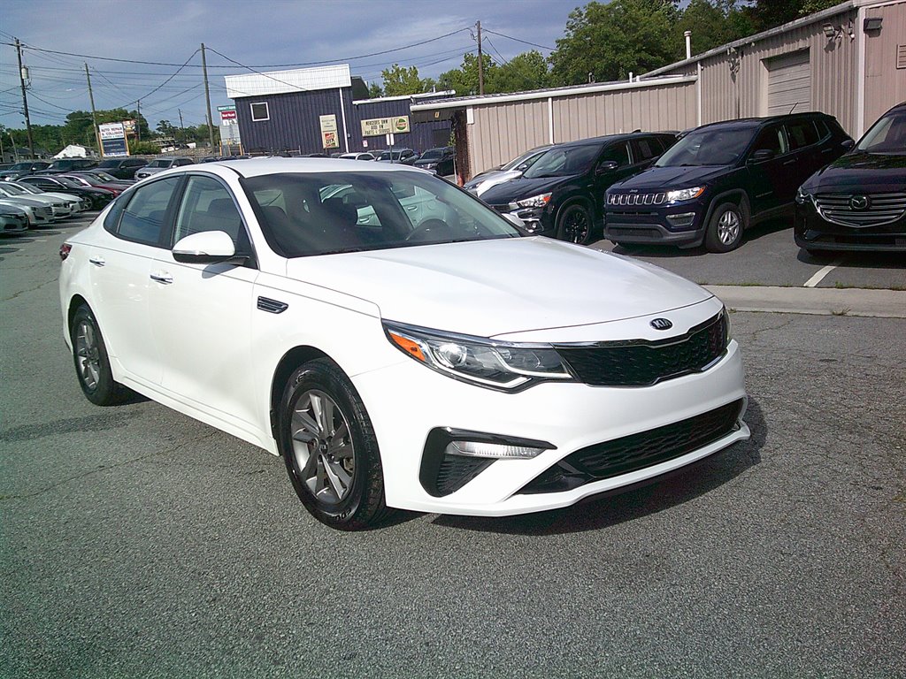 2020 Kia Optima LX's photo