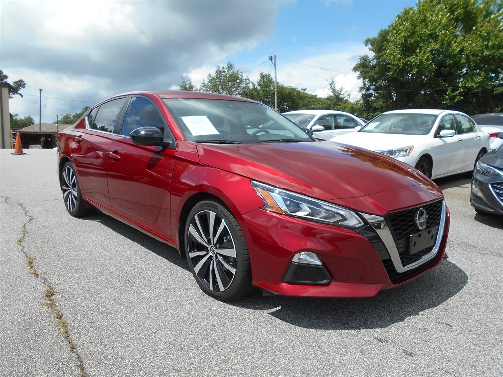 2022 Nissan Altima SR