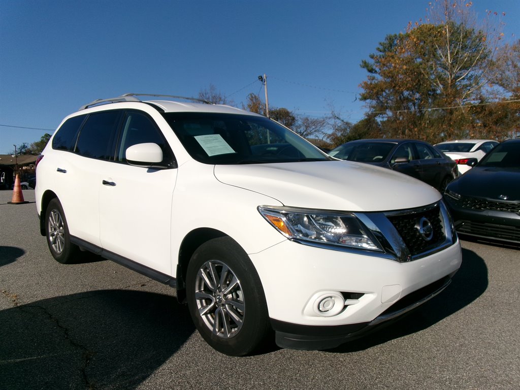 2015 Nissan Pathfinder S's photo