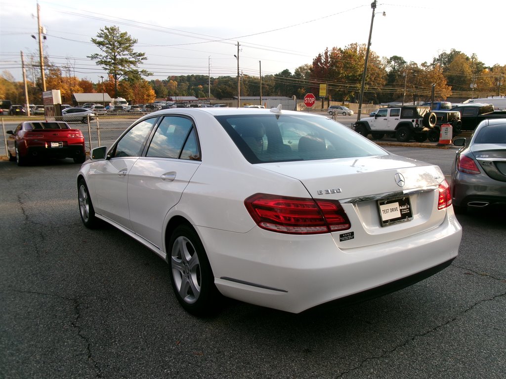 Mercedes-Benz E-Class photo 4