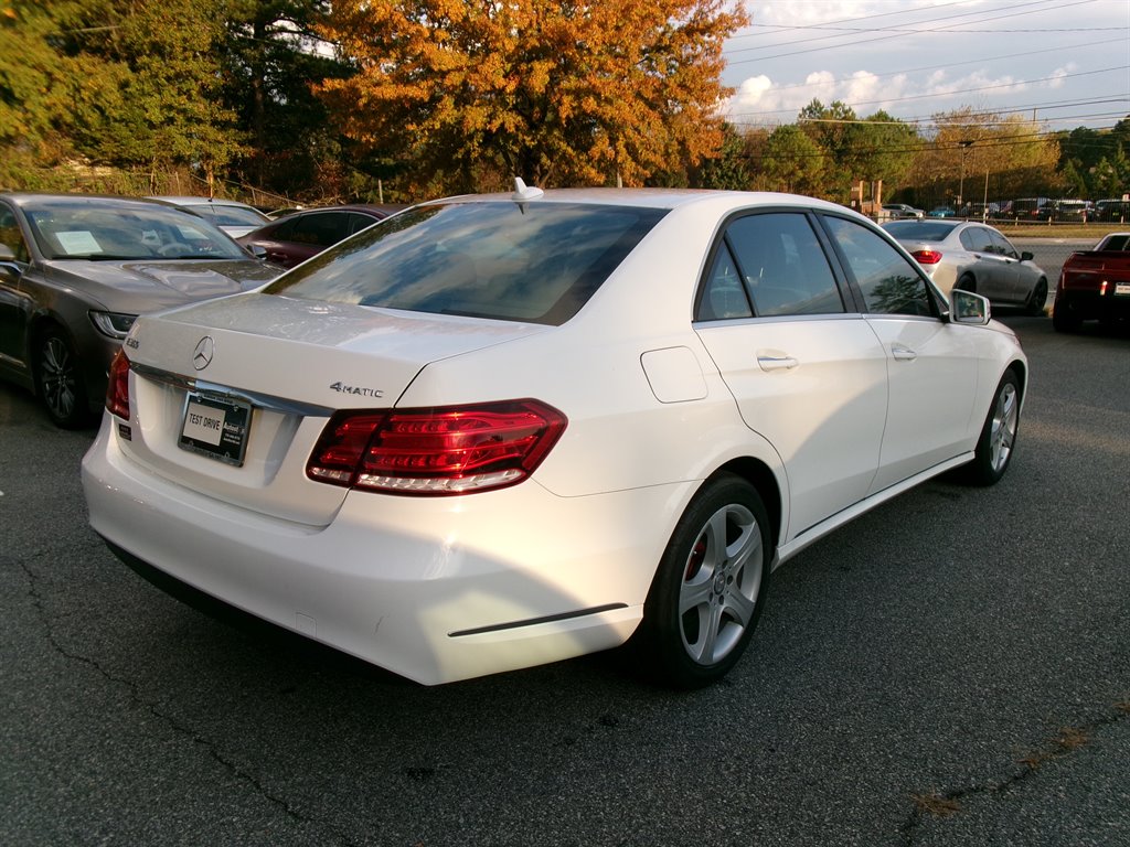 Mercedes-Benz E-Class photo 6