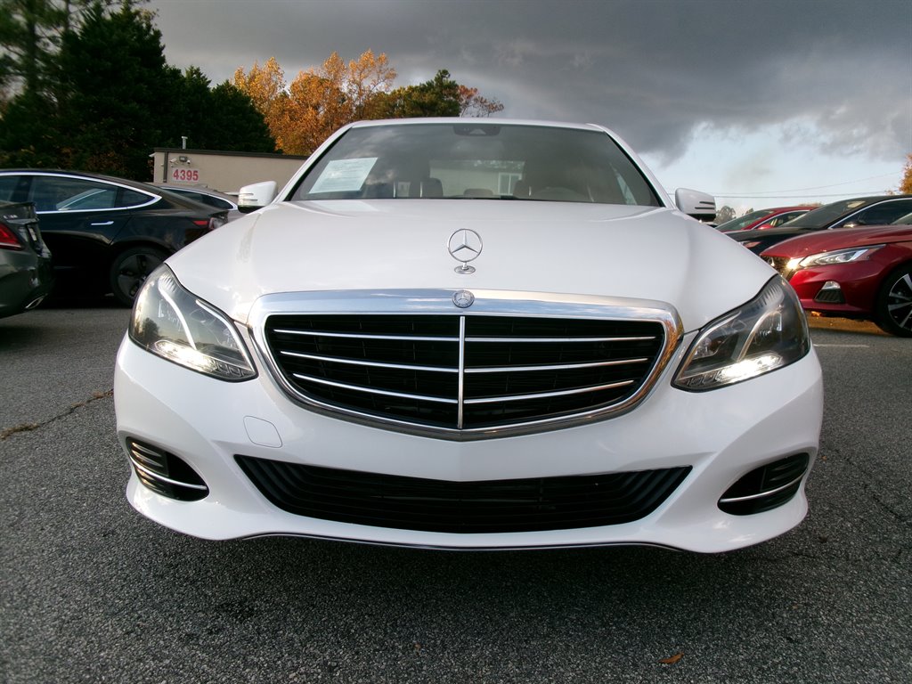 Mercedes-Benz E-Class photo 2