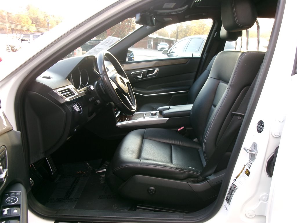 Mercedes-Benz E-Class photo 7