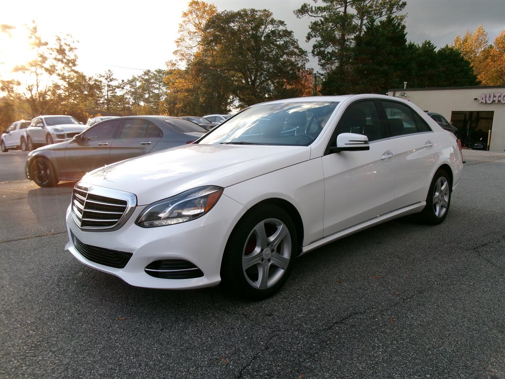 Mercedes-Benz E-Class photo 3