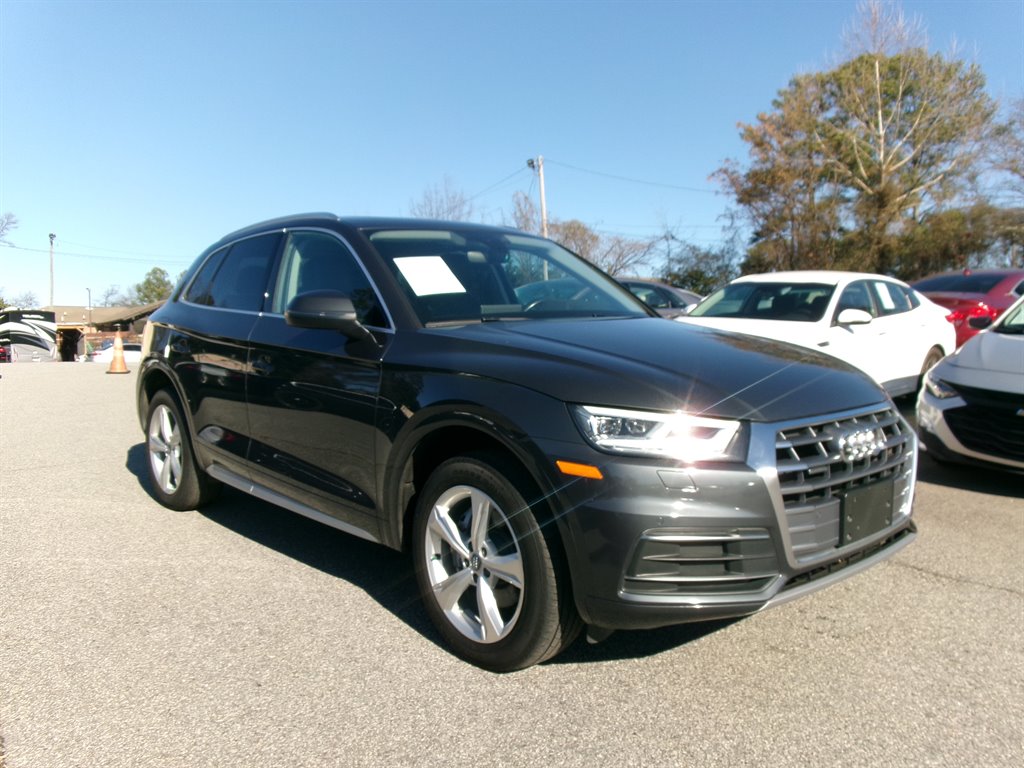 2020 Audi Q5 45 Premium Plus's photo