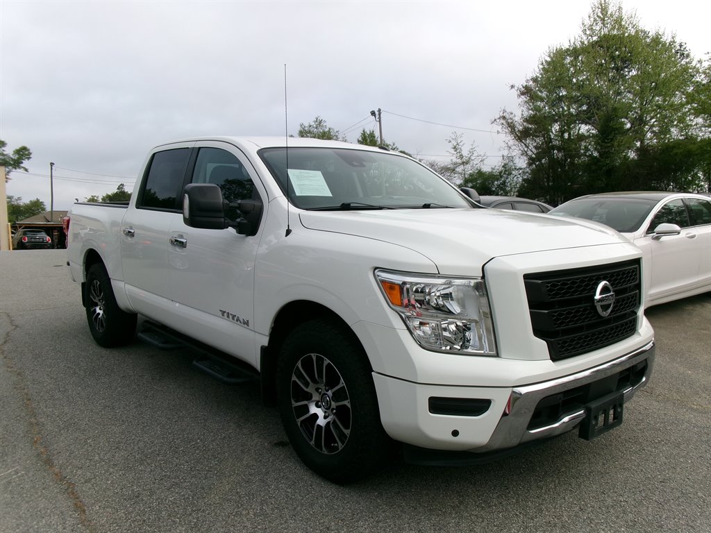 2021 Nissan Titan SV