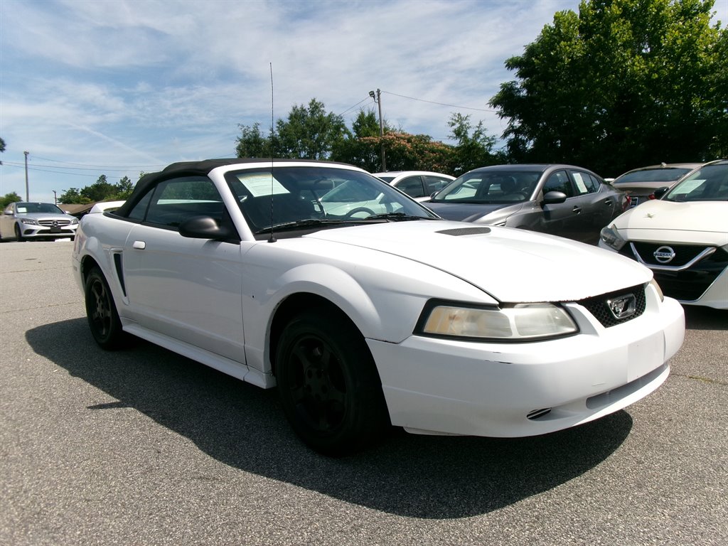2000 Ford Mustang -'s photo
