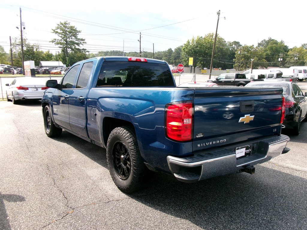 Chevrolet Silverado photo 4