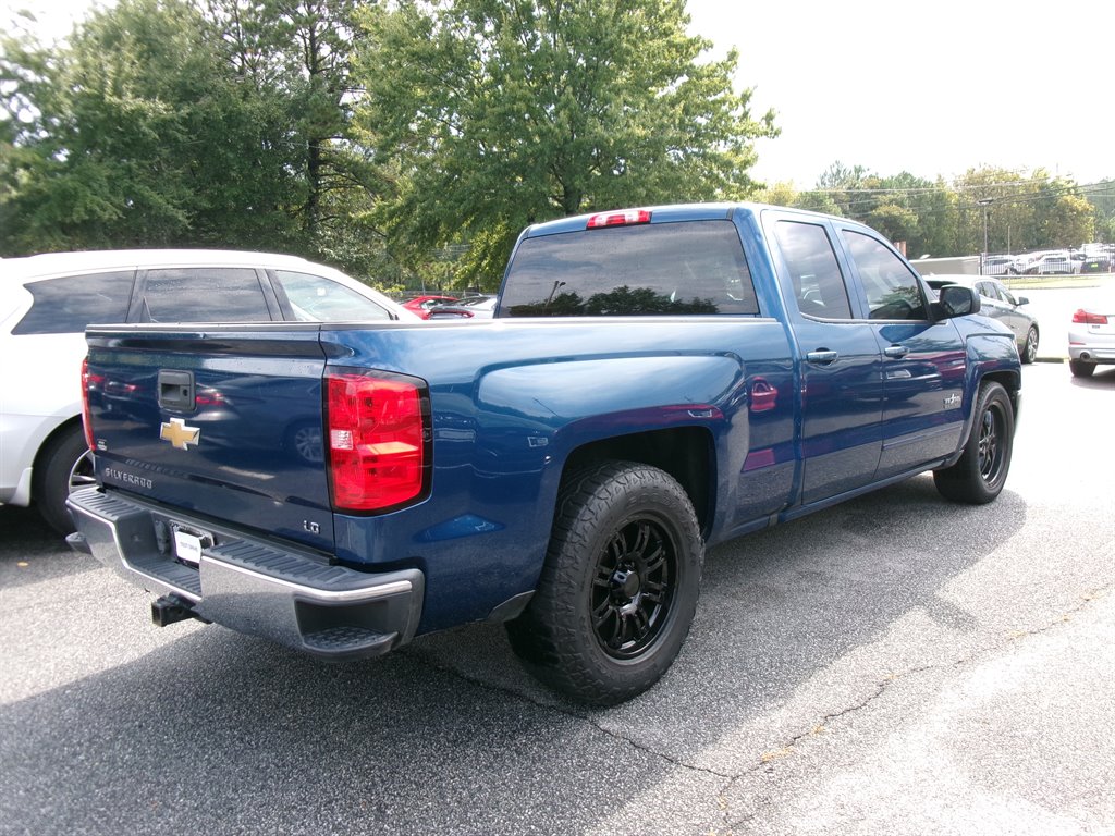 Chevrolet Silverado photo 6