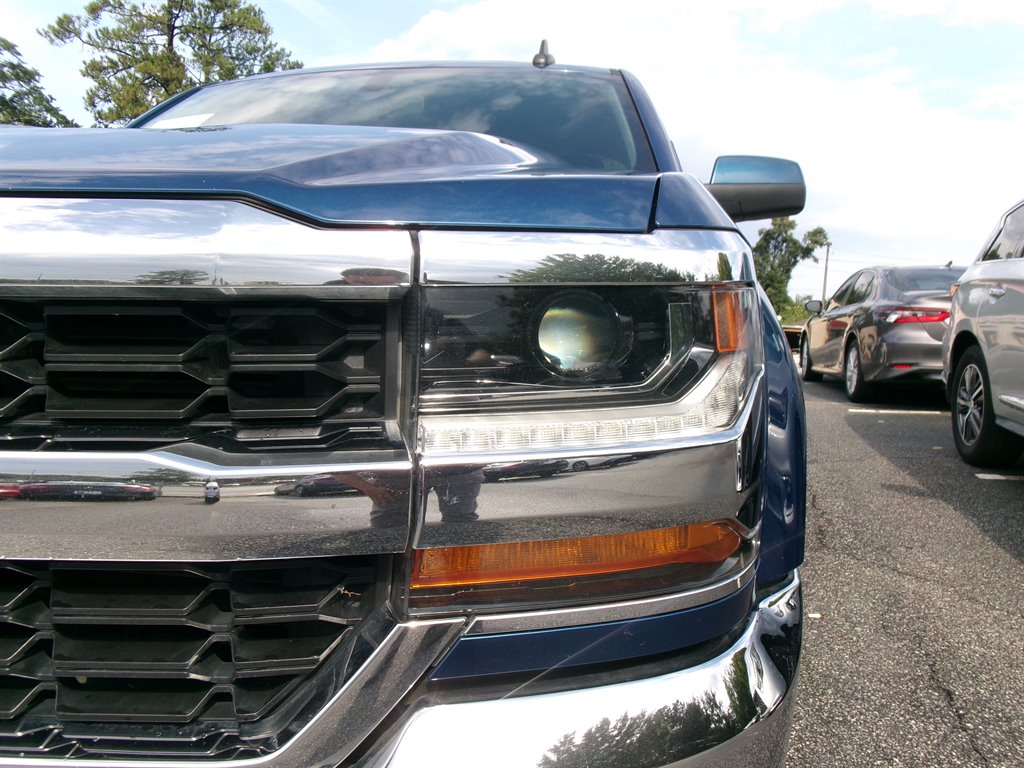 Chevrolet Silverado photo 17