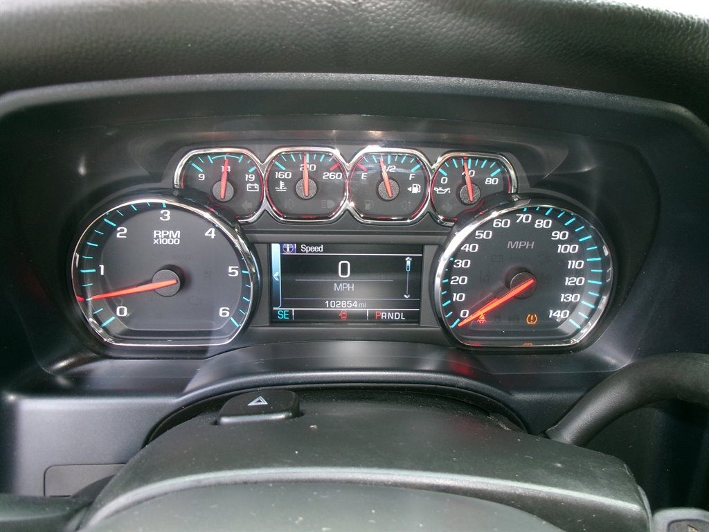 Chevrolet Silverado photo 14