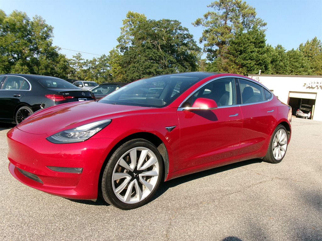 Tesla Model 3 photo 3