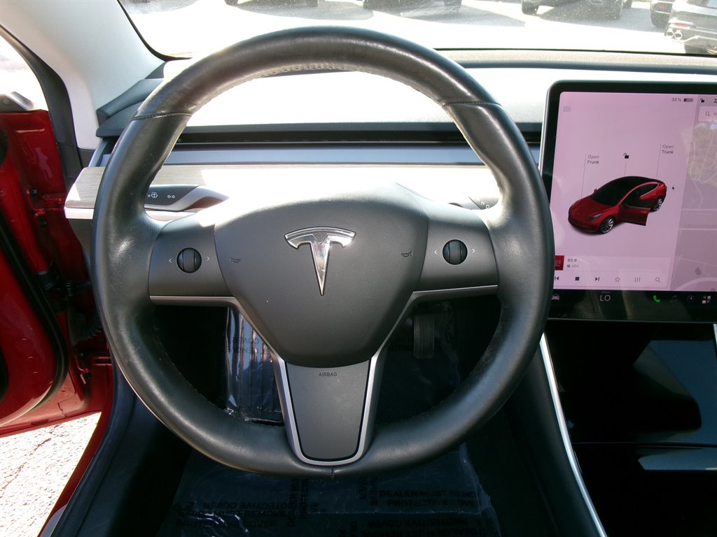 Tesla Model 3 photo 12