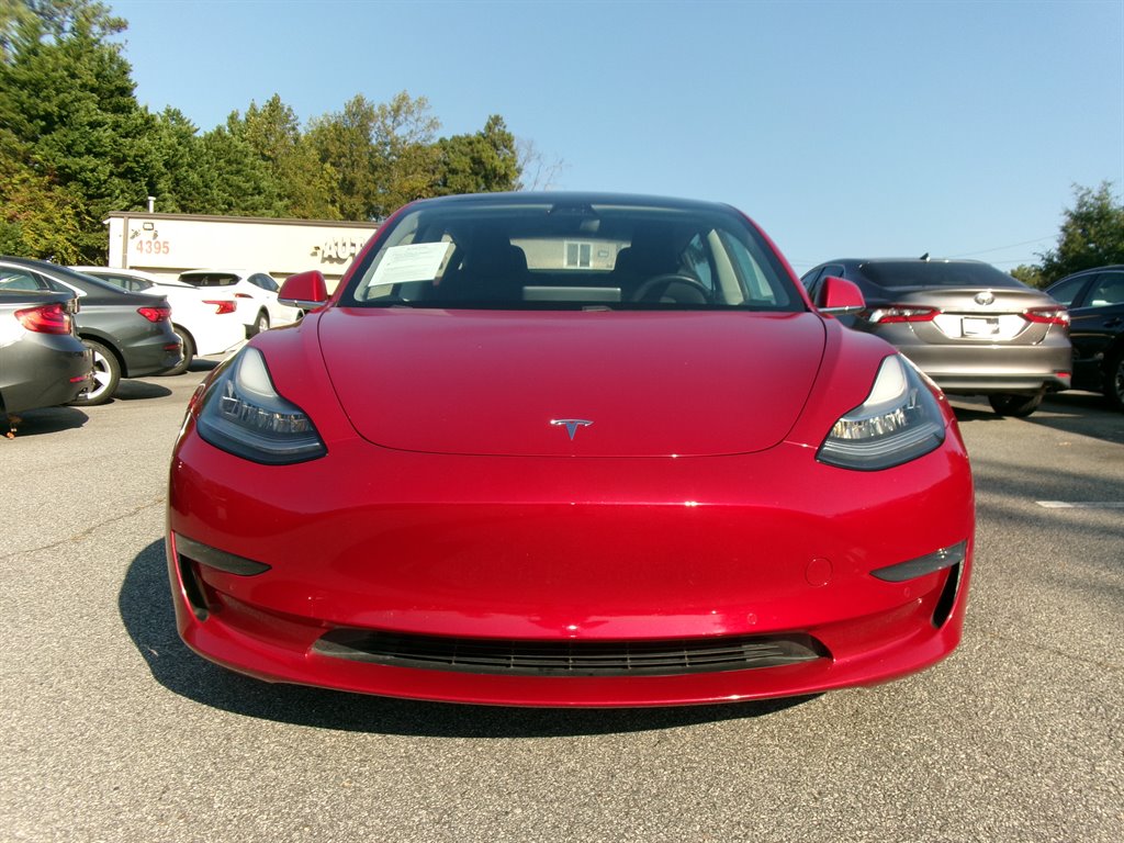 Tesla Model 3 photo 2