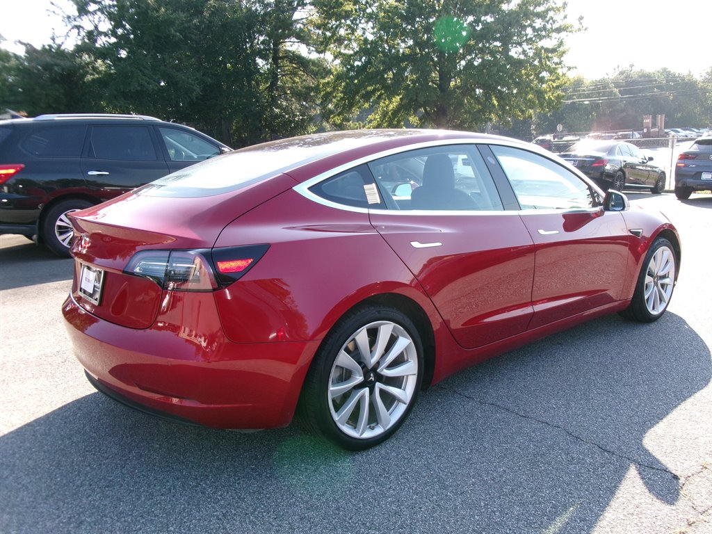 Tesla Model 3 photo 6