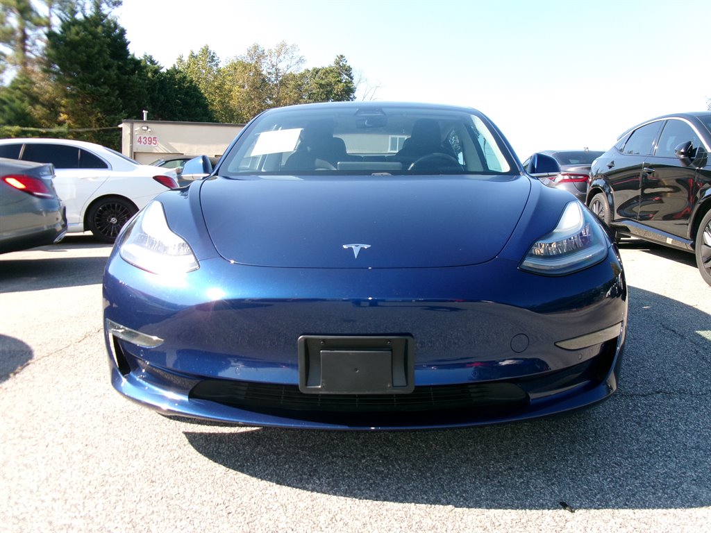 Tesla Model 3 photo 2