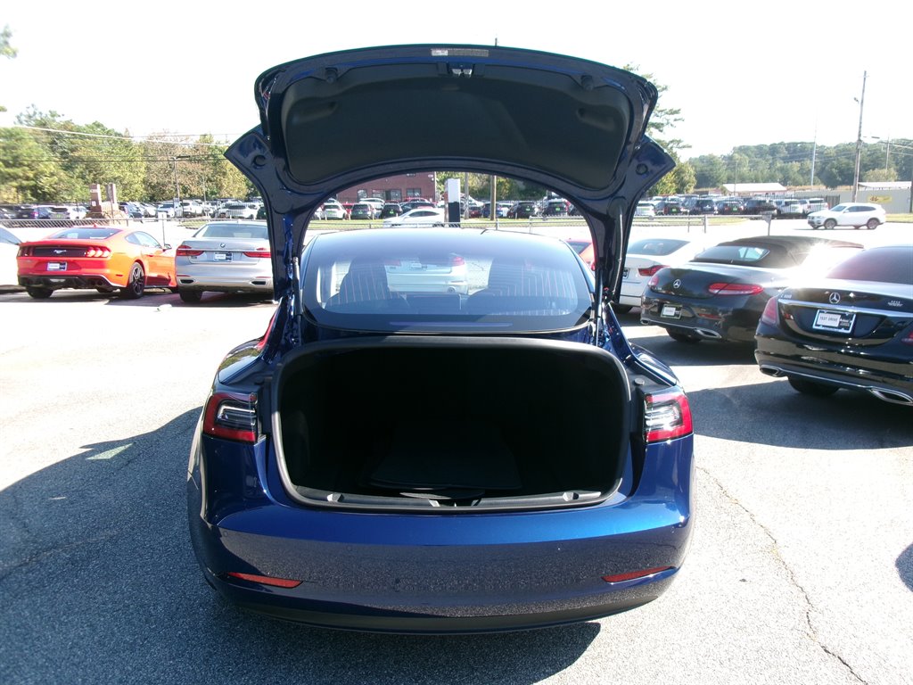 Tesla Model 3 photo 7