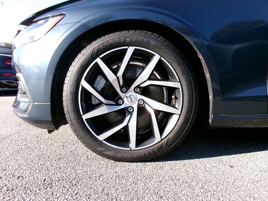 Volvo S60 photo 17