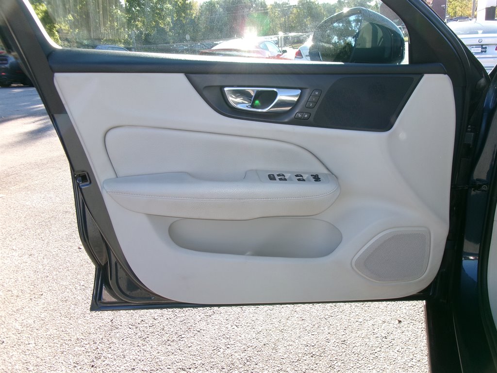 Volvo S60 photo 7