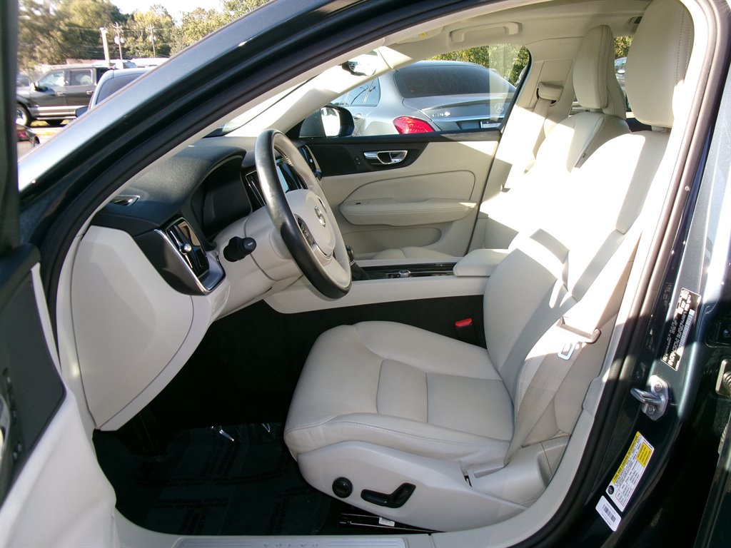 Volvo S60 photo 9